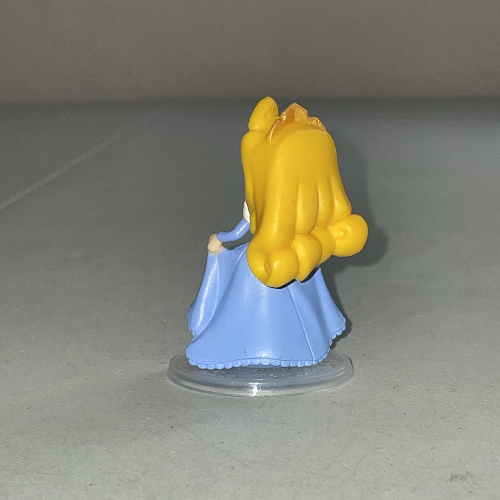Disney Princess Comics Hasbro 2&Prime; Mini Figure w/ Base — Sleeping Beauty Aurora