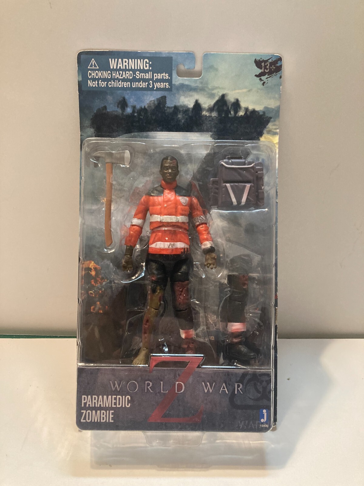 NEW 2013 Jazwares World War Z Paramedic Zombie 6&Prime; Figure