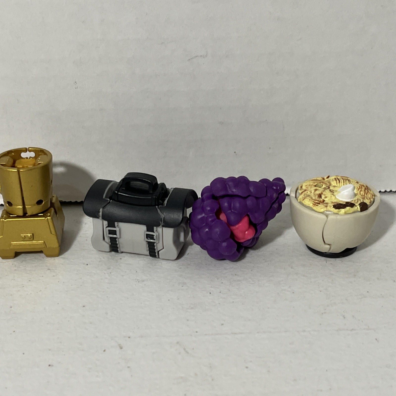 Transformers BOTBOTS Lot x4 Blender Grape Suitcase Bowl Of Ramen Tony toy mini