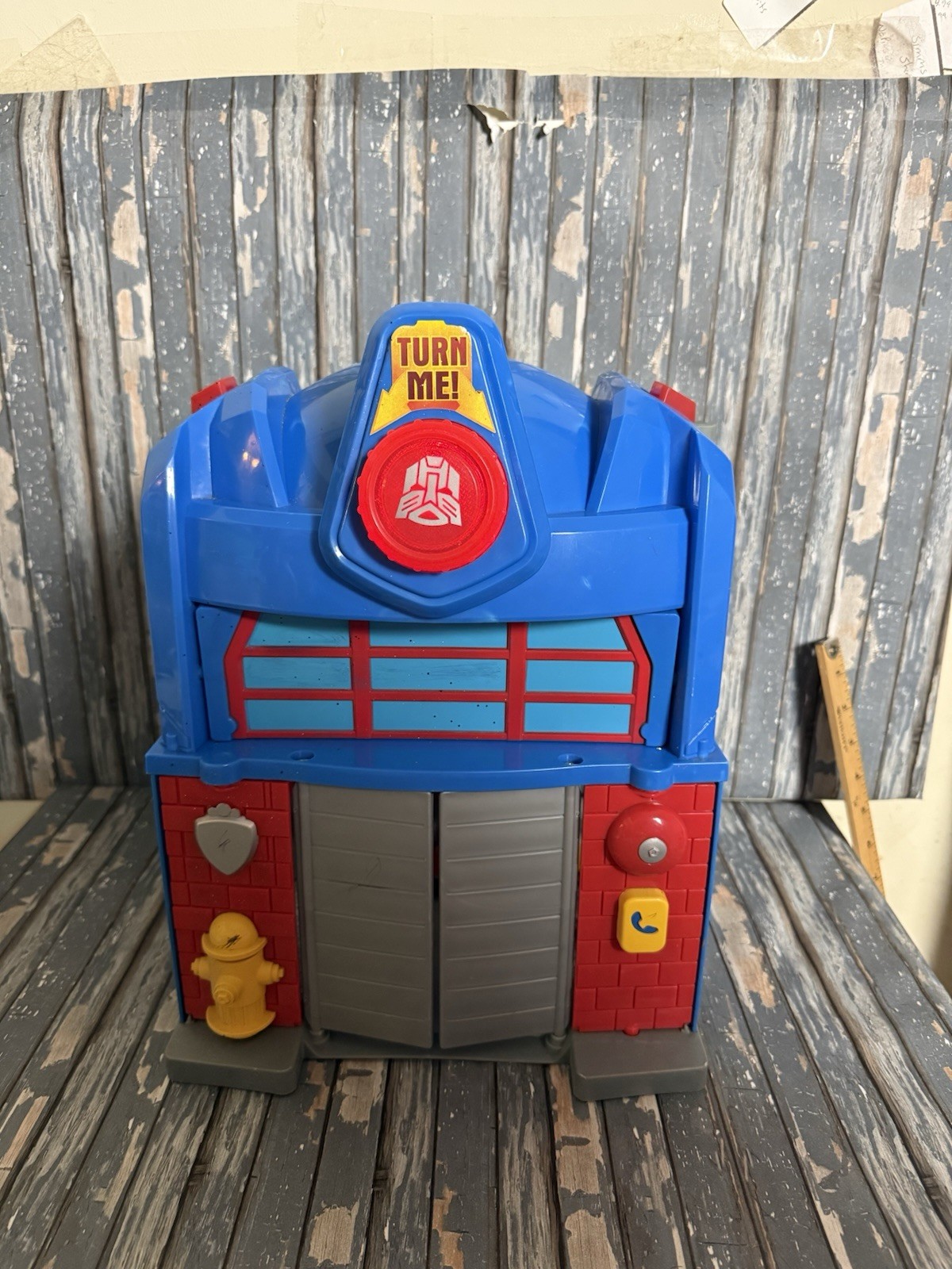 2010 Transformers Rescue Bots Optimus Prime Fire Station w/Lights & Sounds Works