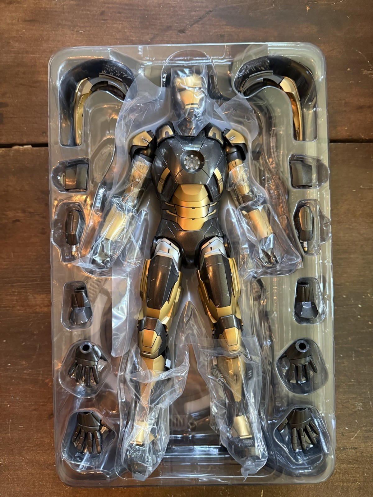 Hot Toys MMS248 MK20 Python Iron Man 3