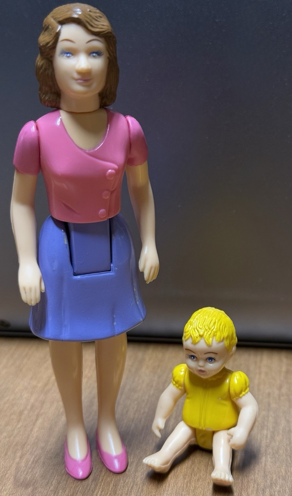 x2 Mel Appel Co Figure Lot Baby Girl Yellow Outfit 2.5&Prime; Mom 5” FP Loving Family