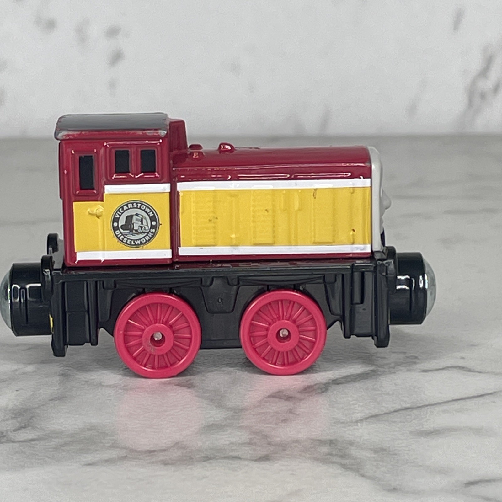 Thomas the Train & Friends Take n Play DART Diecast Metal Magnetic 2014 EUC C8