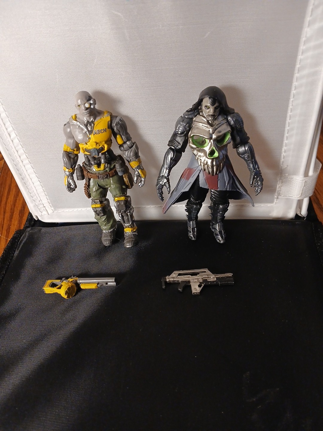 Funko Ready Player One Parzival Art3mis Aech I-Rok Action Figure Lot of 2