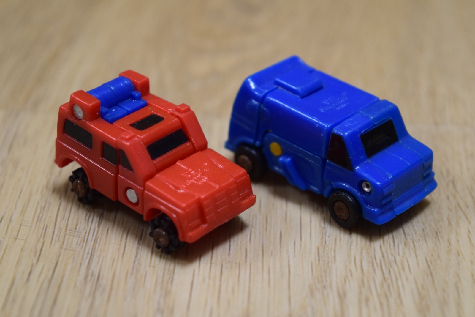 2X 1988 Convertible Microbots Robo-Van Blue Red Jeep Imperial Toys Transformer