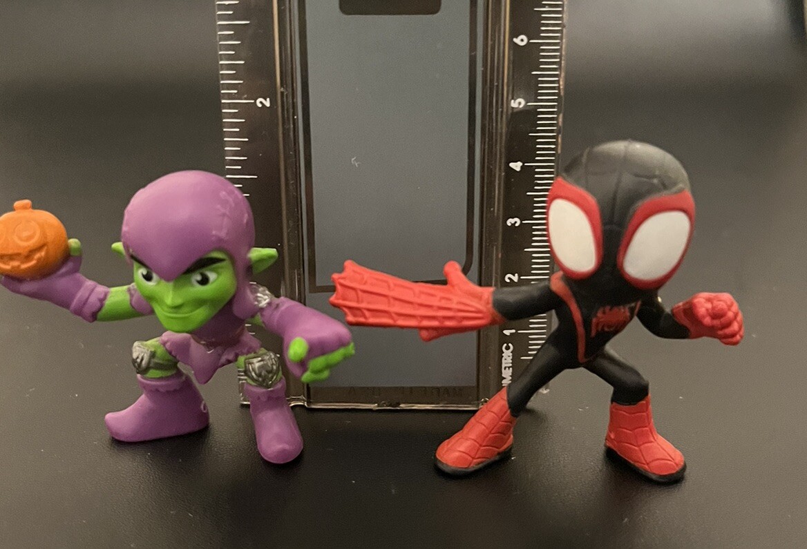 Hasbro Marvel Mini Figures Spidey and Goblin Toy or Cake Topper Approx 1.5 In