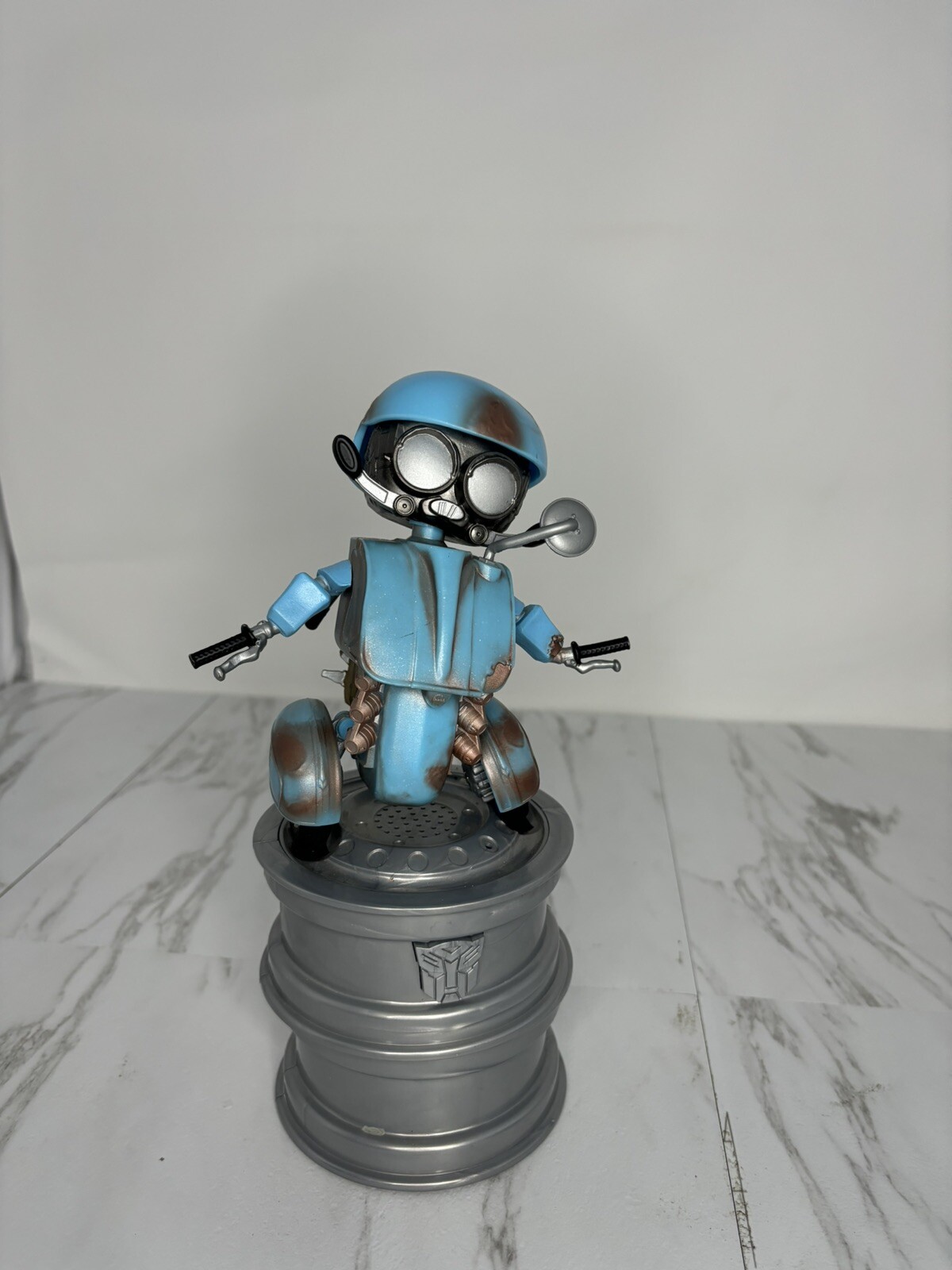 A6 Transformers Dark Knight – Squeaks Dancing/Singing Robot Model TF-408