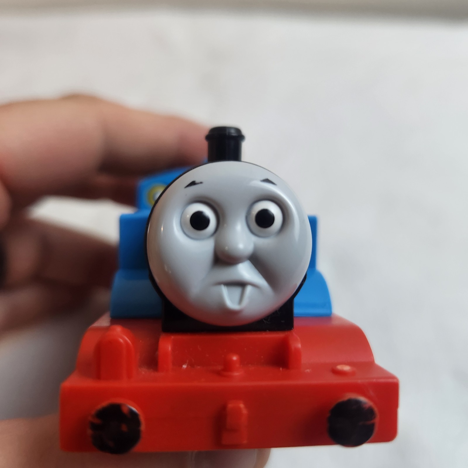 Tomy Thomas 2002 Plarail Surprised Thomas with Red Running Board