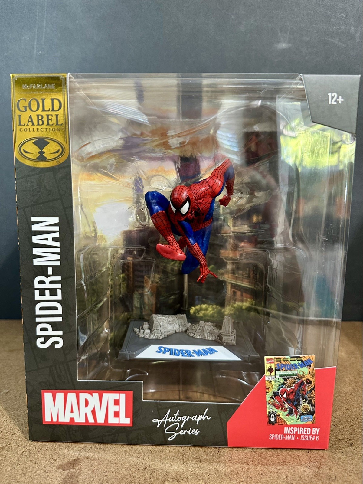 Todd McFarlane Autograph Series Gold Label Spider-Man and Spider-man #6 comic