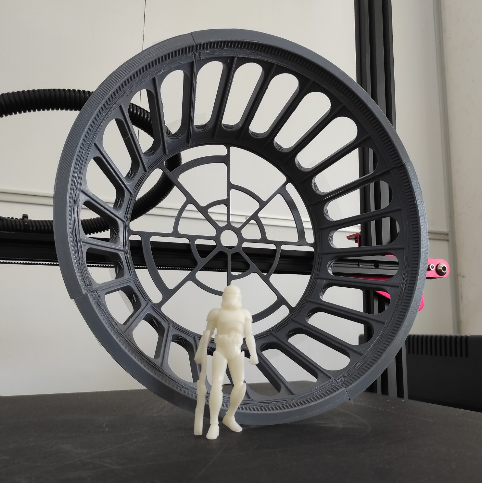 Emperor&rsquo;s Throne Room Round Window for 3.75 in (1:18) Figures Diorama