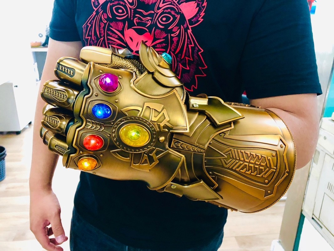 HCMY Thanos Infinity Gauntlet Full Metal 1:1 Wearable Cosplay Statue LED Instock