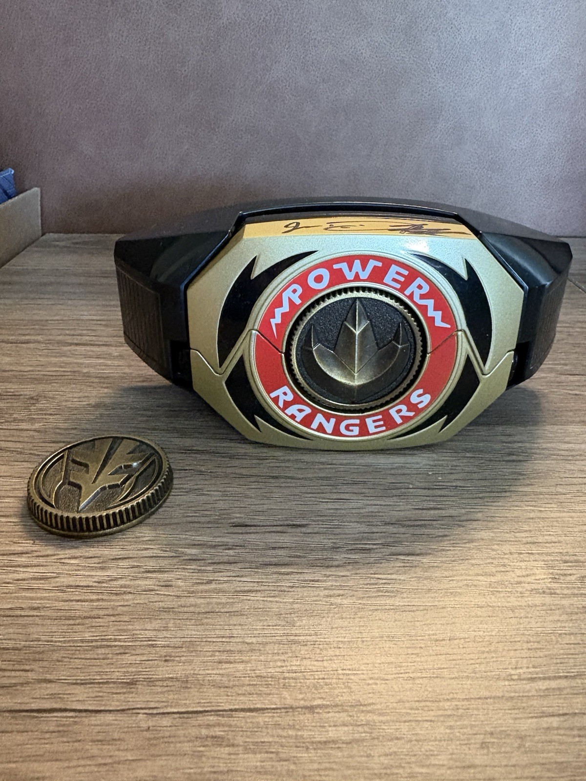 Mighty Morphin Power Rangers Legacy Green/White Ranger Power Morpher Signed.