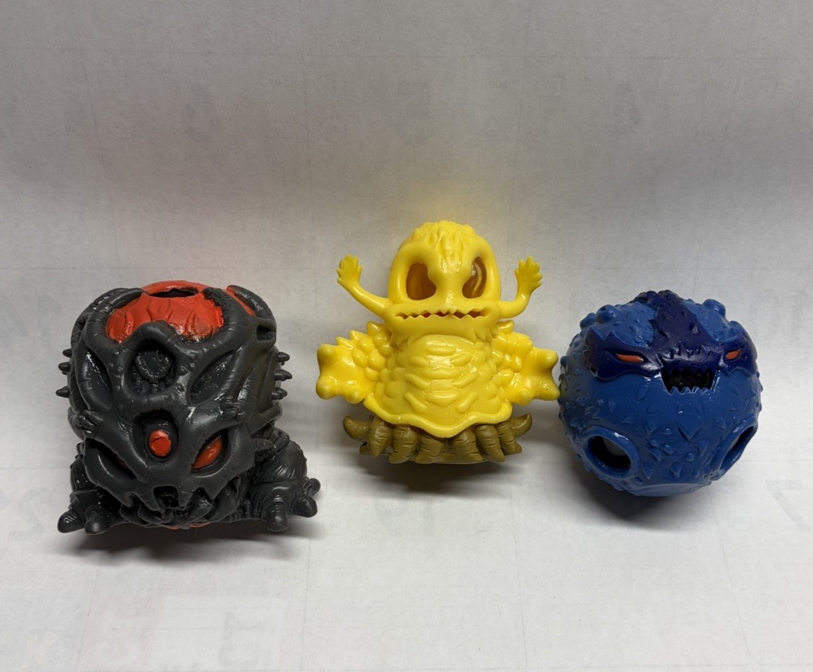 virus attack Italian Exclusive Squish Gross out Toy 2000s Vintage Madball Style