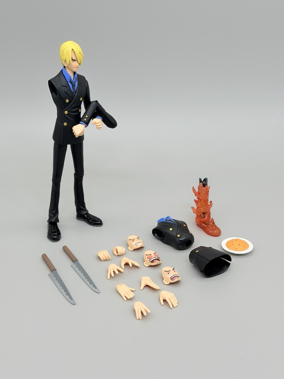 S.H.Figuarts ONE PIECE SANJI Action Figure Straw Hat Pirates (broken Arm) Read