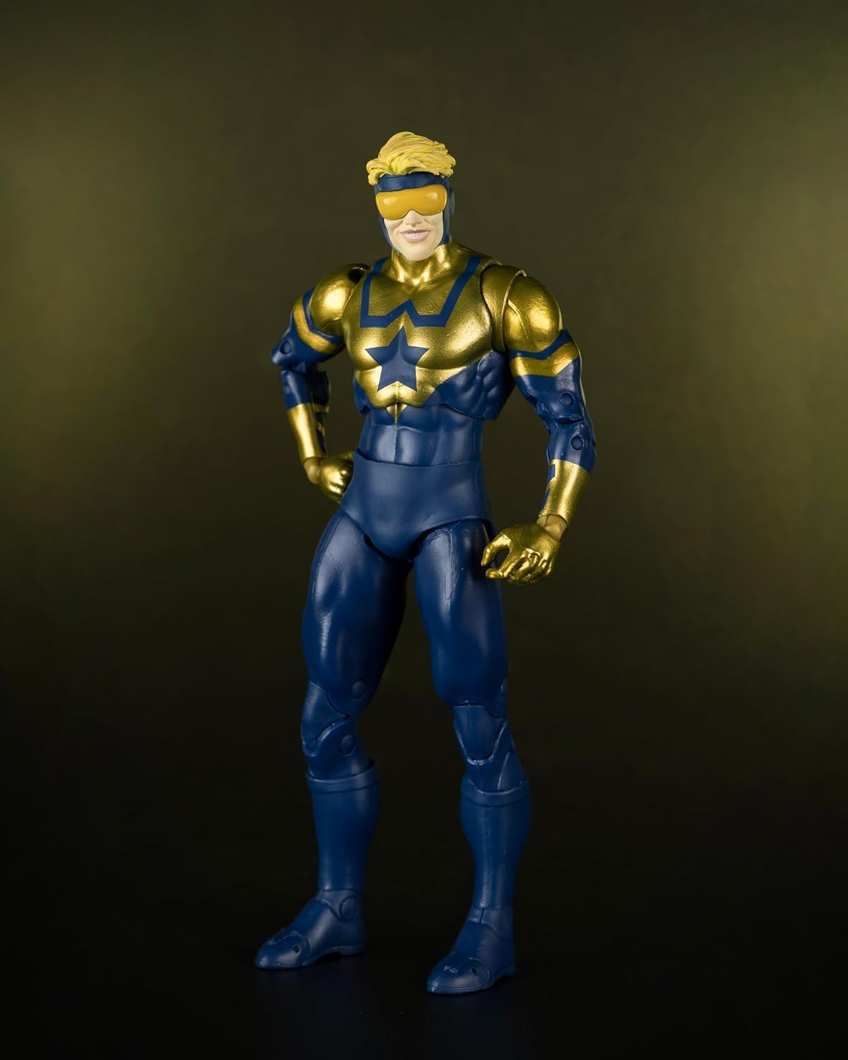Mcfarlane Toys – DC Multiverse Booster Gold (Futures End) 7In Action Figure