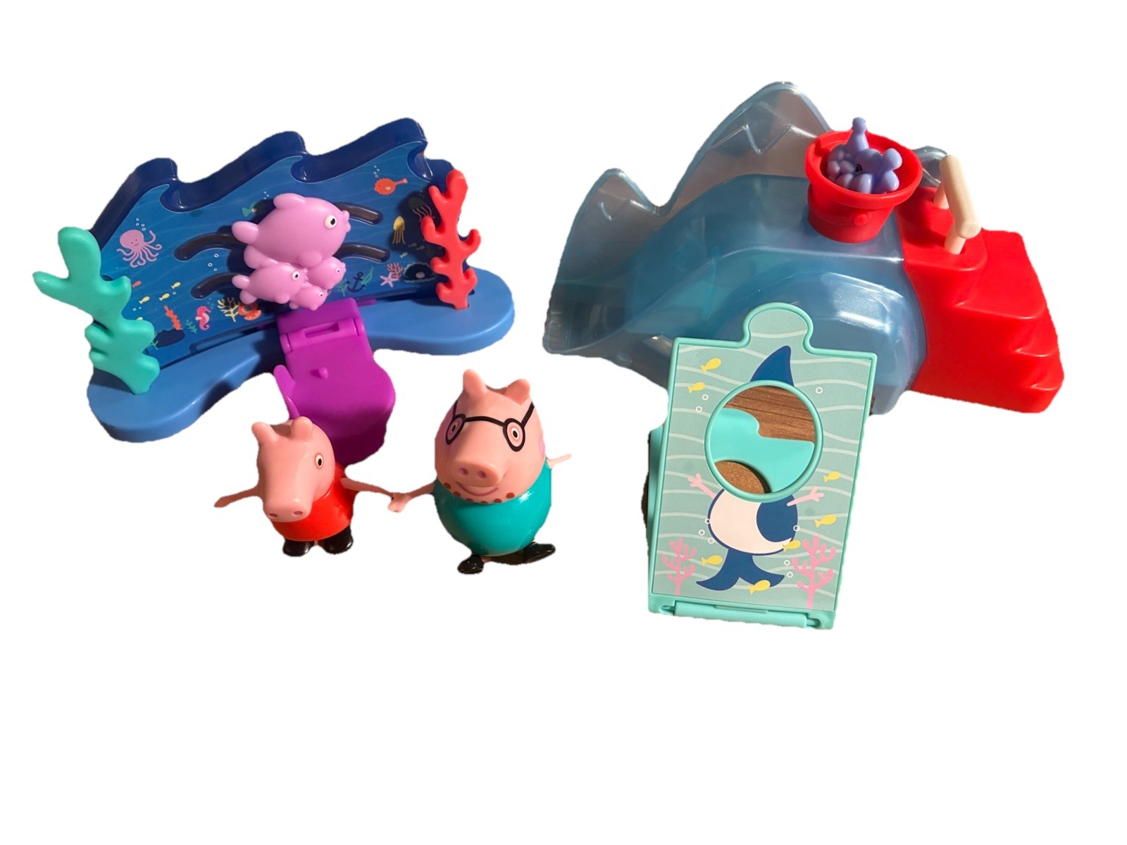 Peppa Pig Peppa&rsquo;s Adventures Peppa&rsquo;s Aquarium Adventure Playset Ages 3 and Up