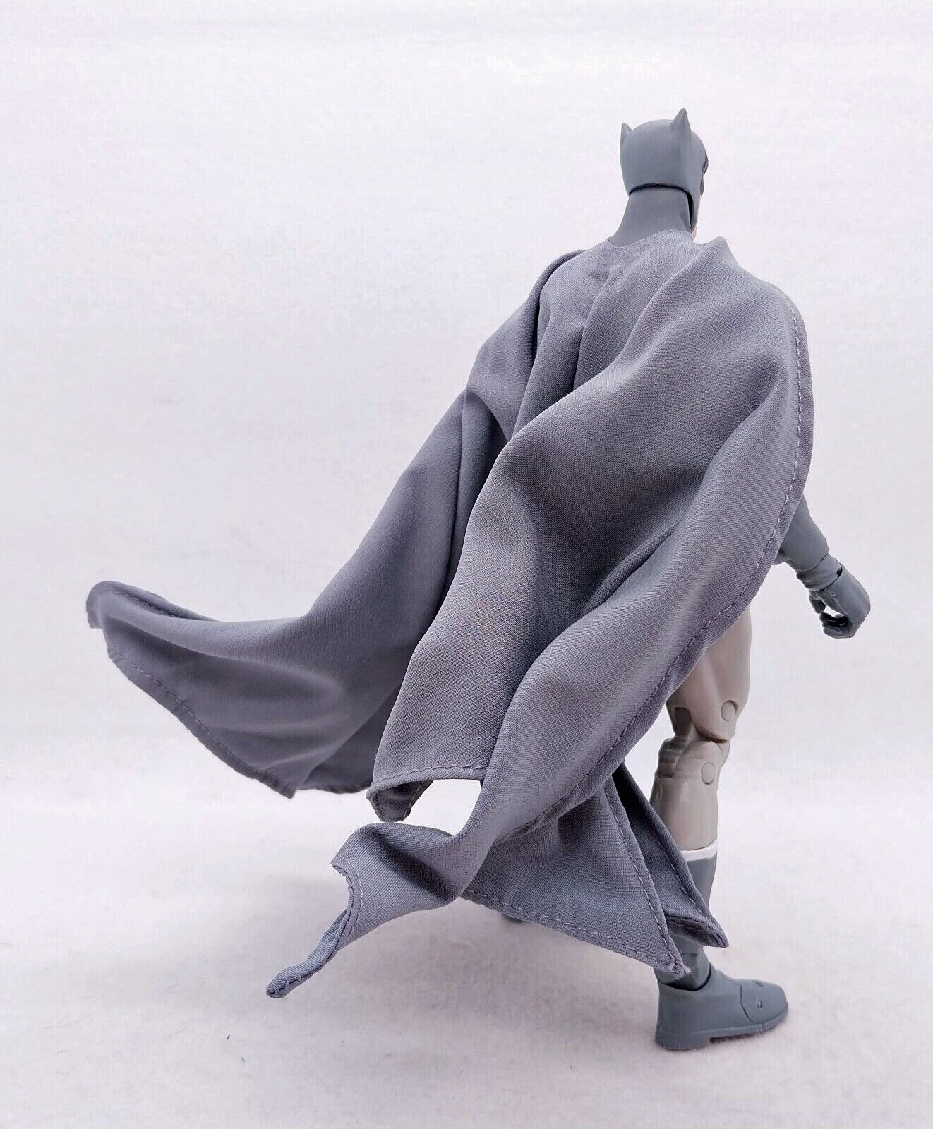 SU-MF-C-RTBAT: Grey Wired Cape for McFarlane Batman (Bat-Manga)