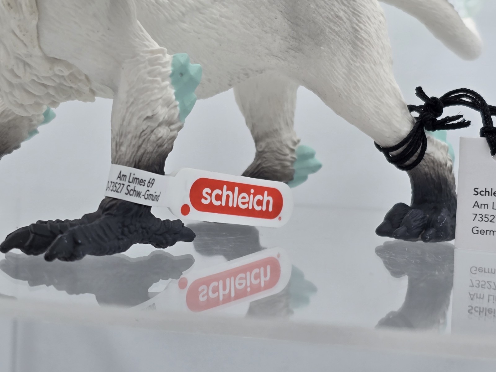 Schleich Eldrador Ice Griffin Toy Figure W/Movable Wings – 13 x 7.5 Inches