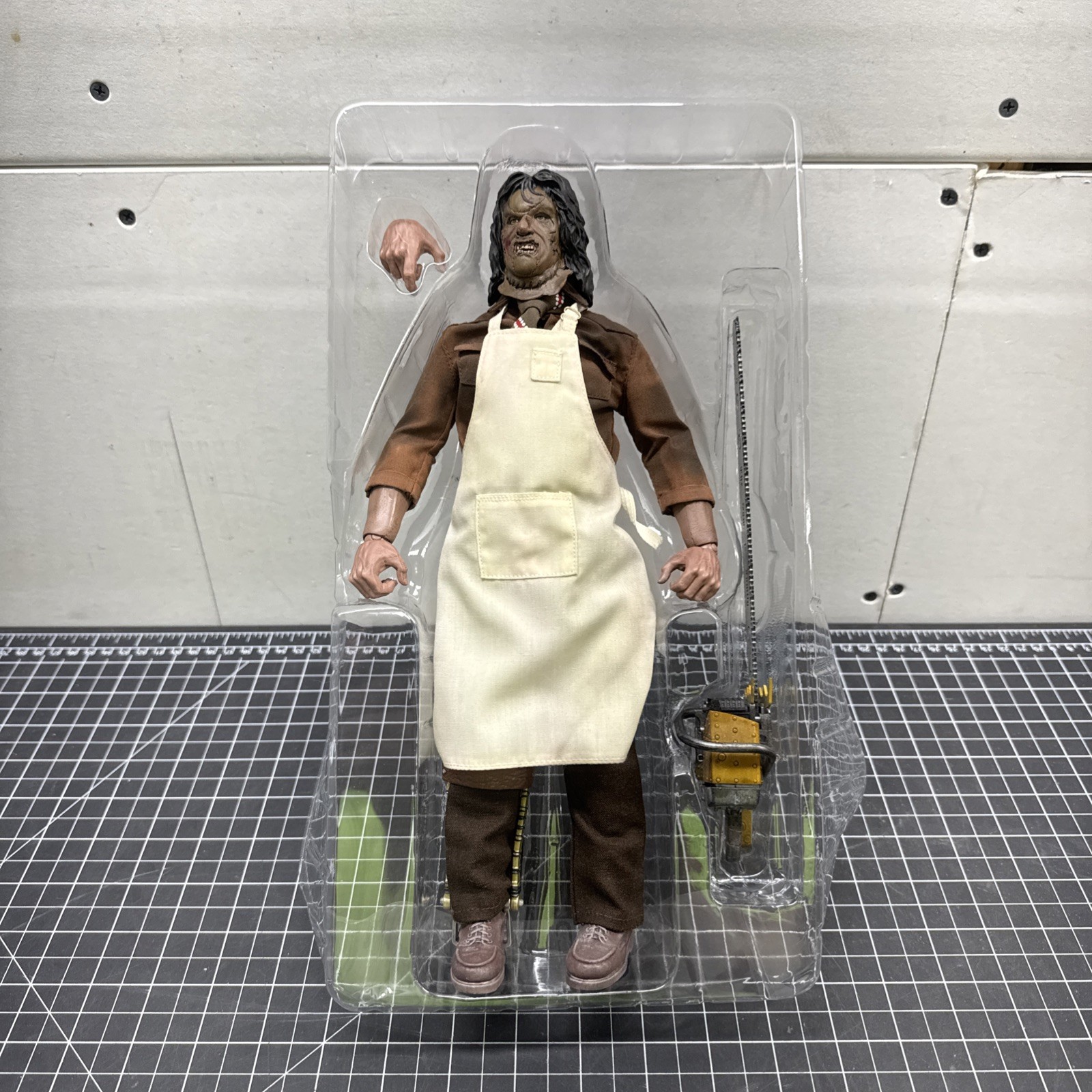 Trick Or Treat Studios The Texas Chainsaw Massacre III 1:6 Leatherface Figure A2