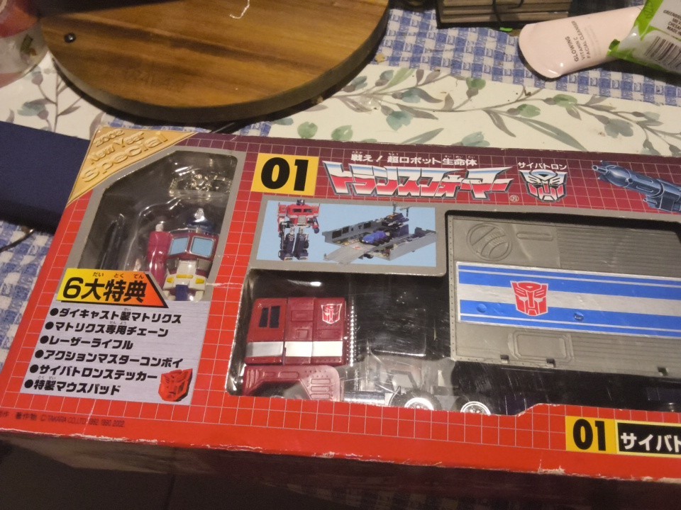 Takara Convoy 01 Action Figure Transformers Plastic Metal Autobot Truck Diecast