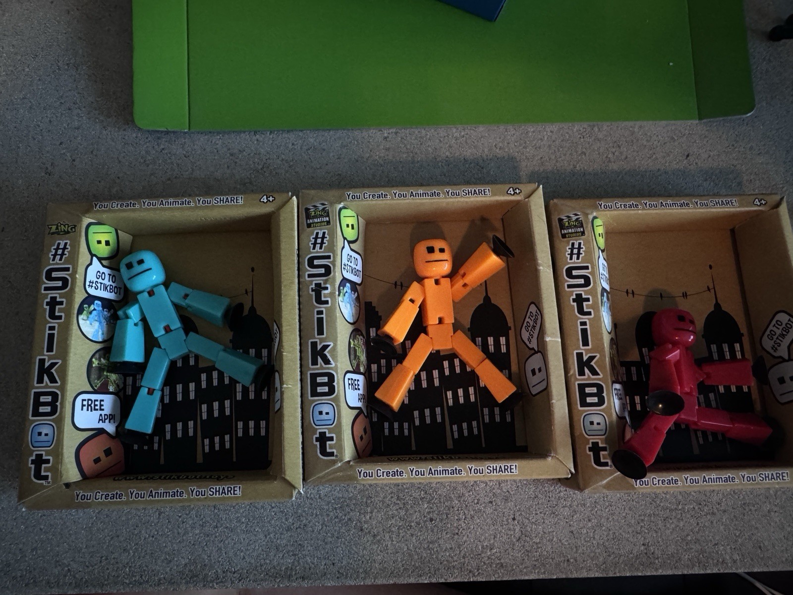 Stikbot Studio Animation Set with Figures – 8 Figures with Studio setup and back