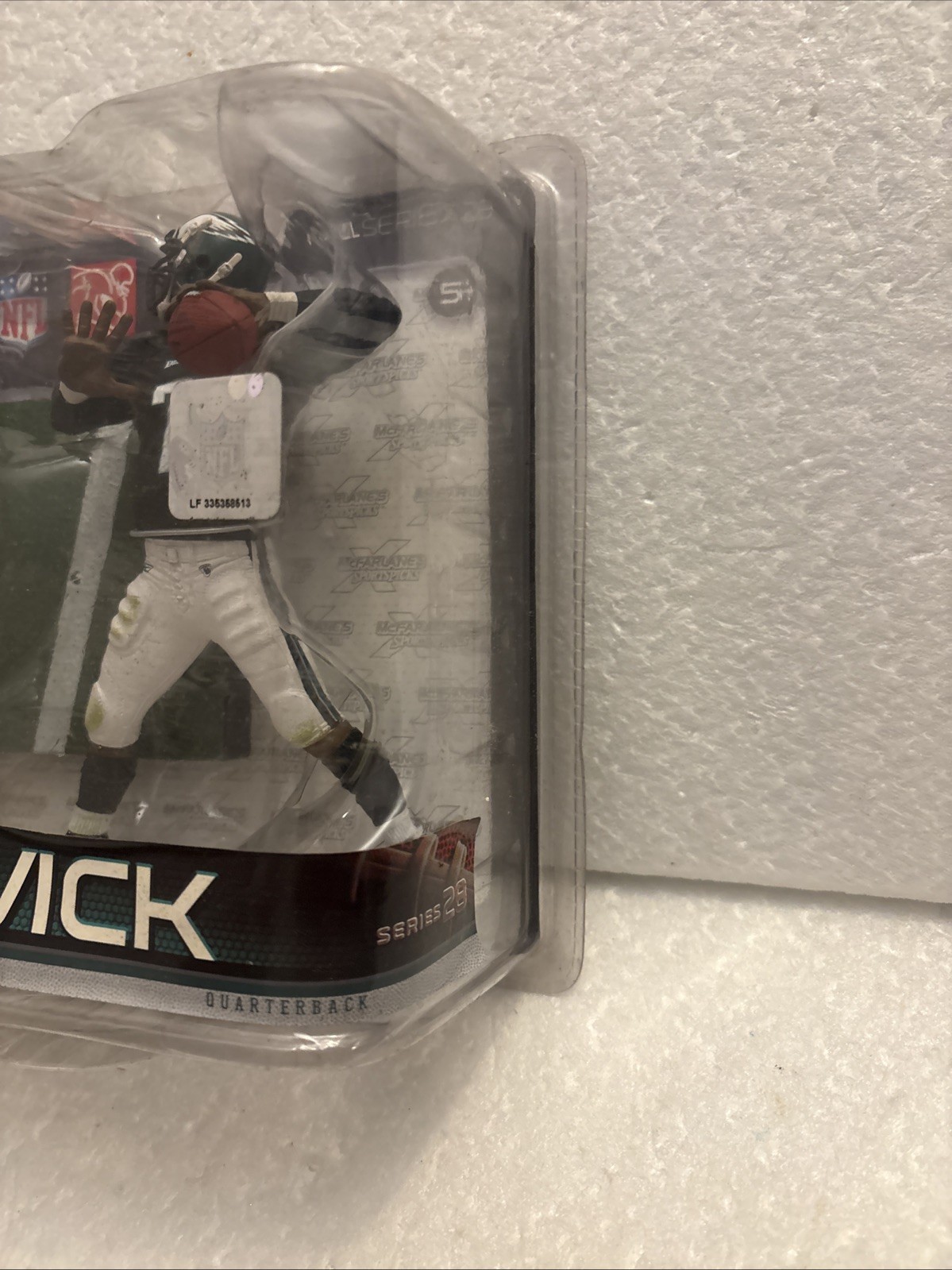 MCFARLANE MICHAEL VICK NFL SERIES 28 EAGLES QB BLACK SHIRT VARIANT #248/500