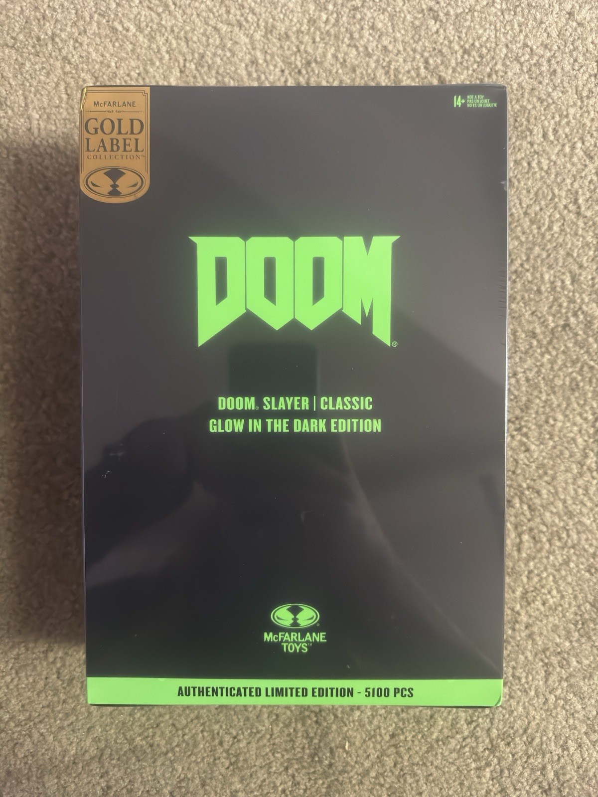 McFarlane Toys Gold Label DOOM SLAYER Classic Glow In The Dark Edition Sealed