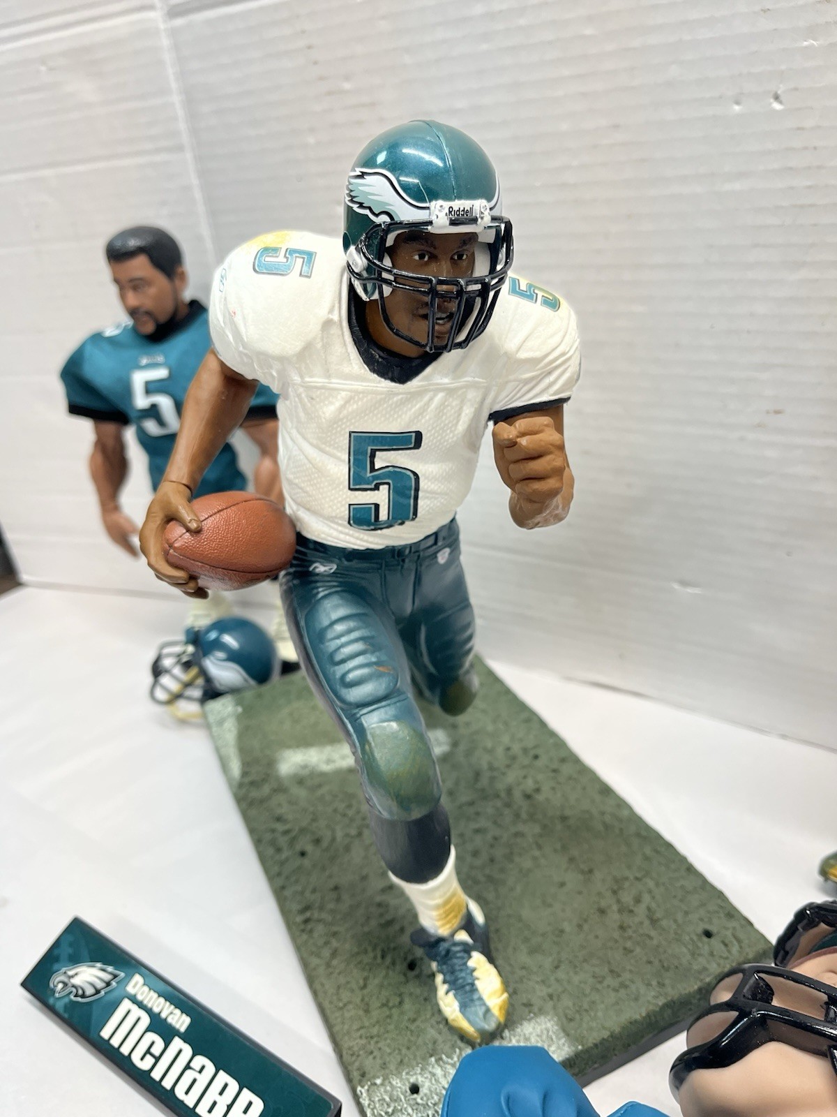MCFARLANE NFL EAGLES DONOVAN MCNABB 12&Prime; LOOSE VARIANT & FIGURE PUPPET LOT