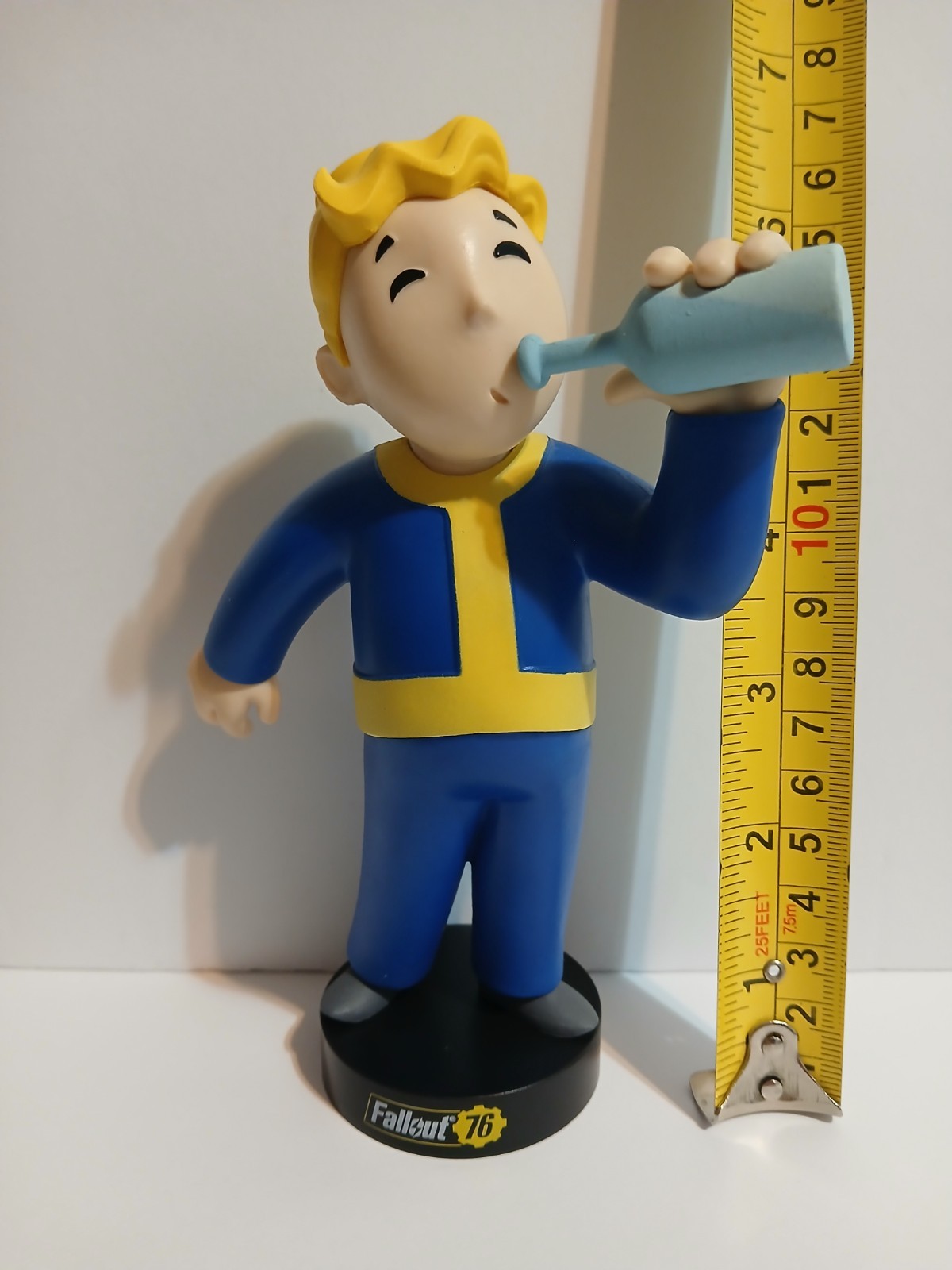 Fallout 76 Vaut Boy Drinking 6.25&Prime; inch vinyl figure statue Culturefly 2019