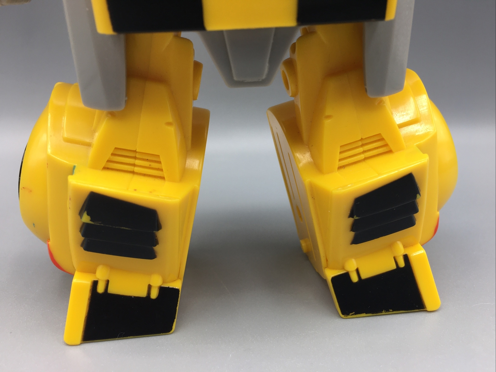 Transformers Rescue Bots Energize 6&Prime; Bumblebee, Yellow Car Camero Hasbro Tomy
