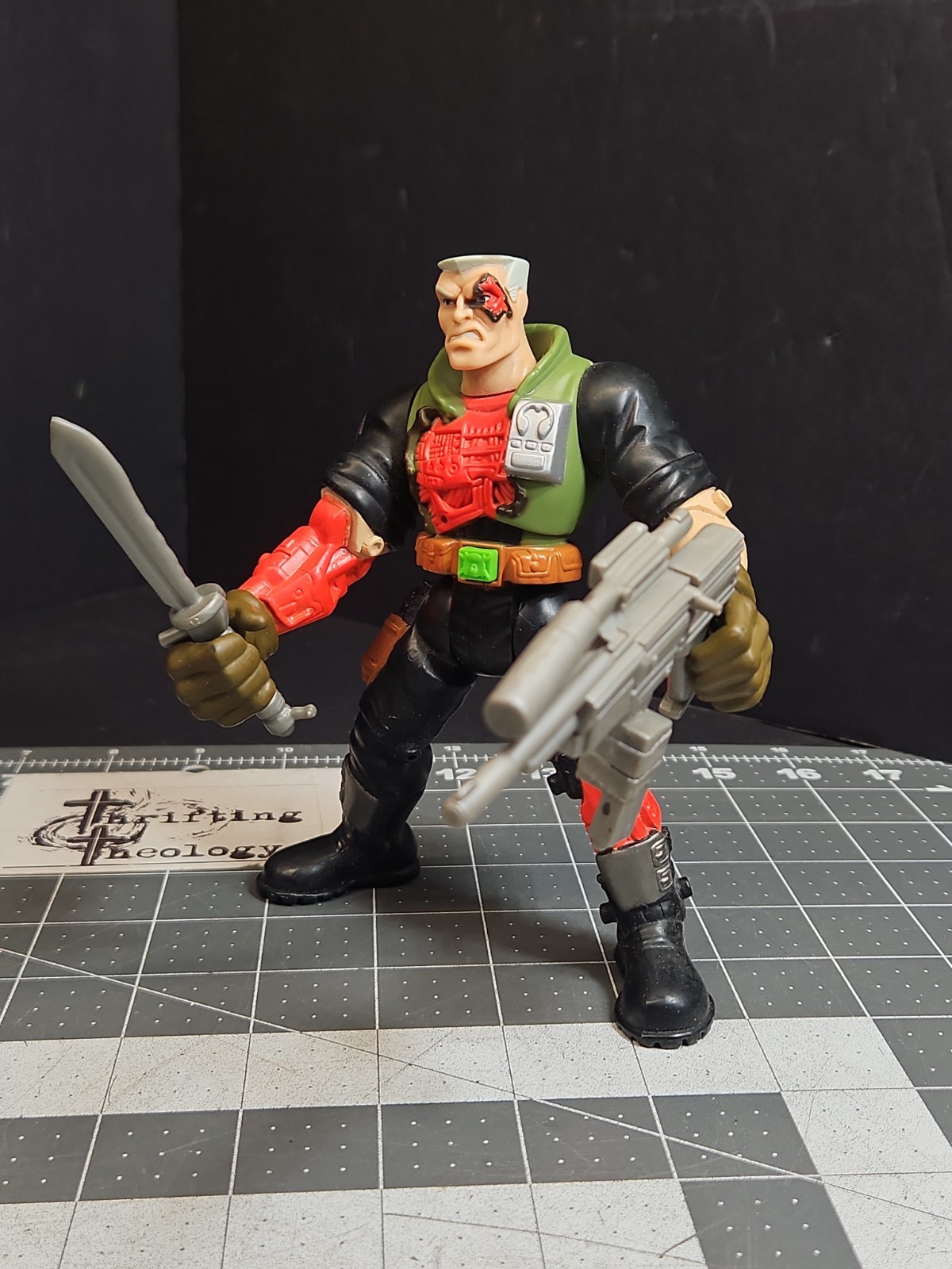 Small Soldiers BATTLE DAMAGE CHIP HAZARD 6&Prime; Figure original 1998 With Weapons