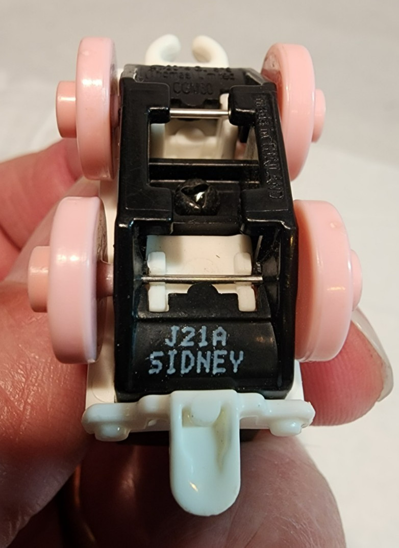 Thomas & Friends Minis – Sidney – Brown – 2014 – Thailand, Train car engine