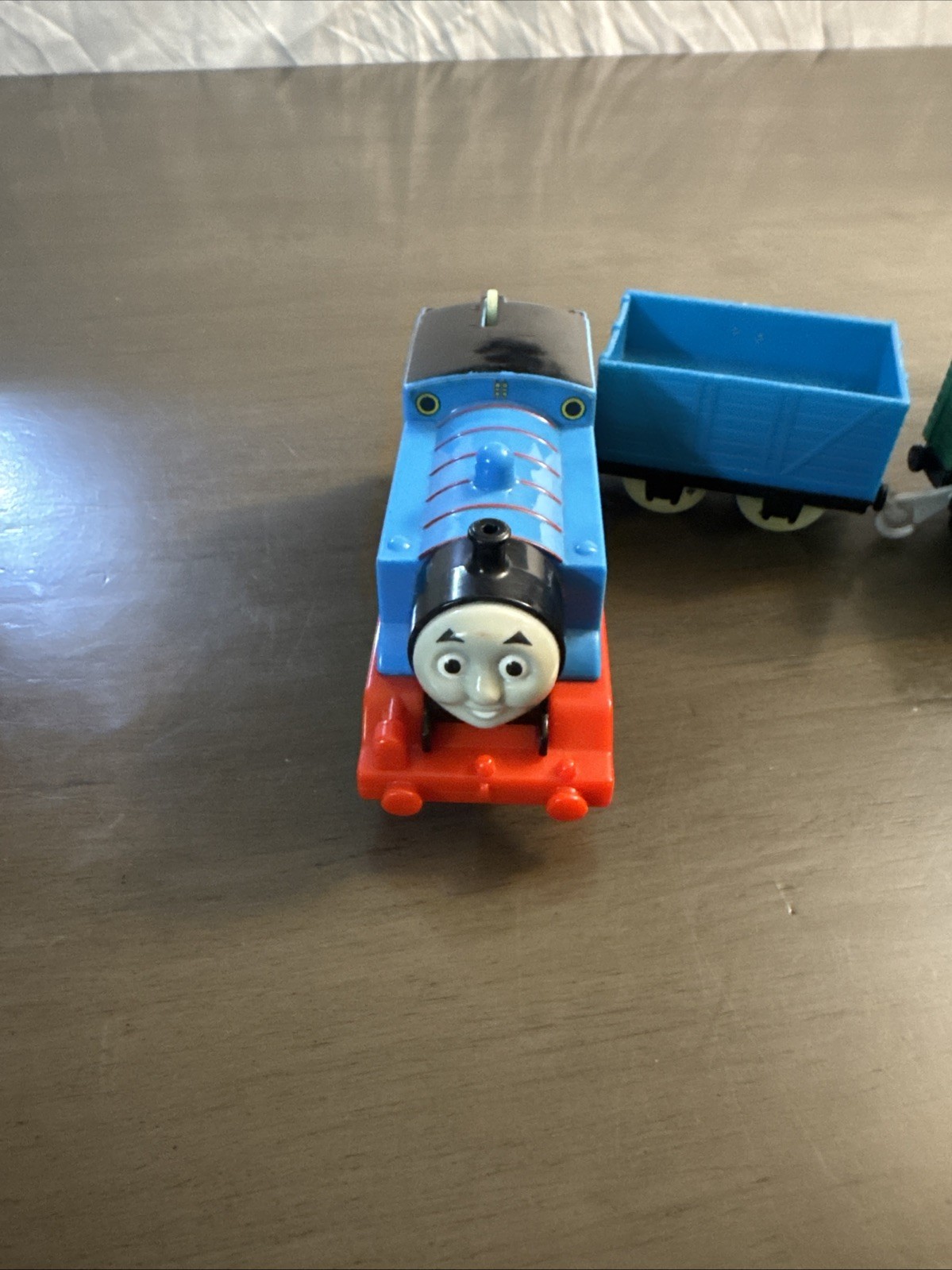 Mattel 2013 Thomas & Friends Trackmaster Train GLOW IN THE DARK THOMAS w/ Cars