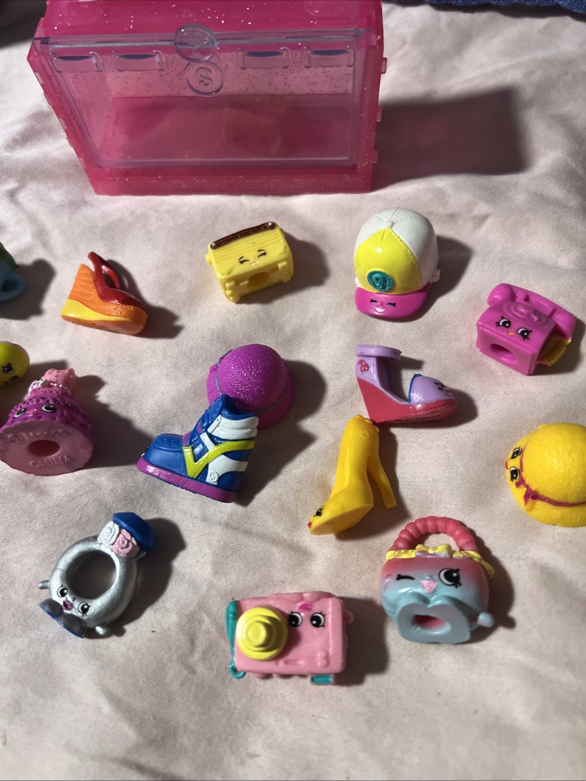 shopkins accessories, featuring different seasons and various accessories 18 Pcs