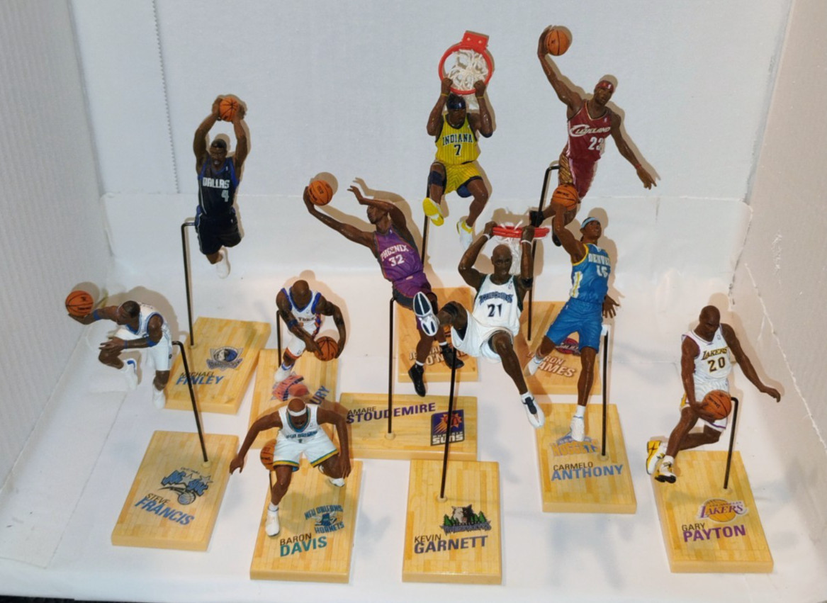 McFarland Sport Picks NBA Lot of 17 Figures 3.75&Prime;