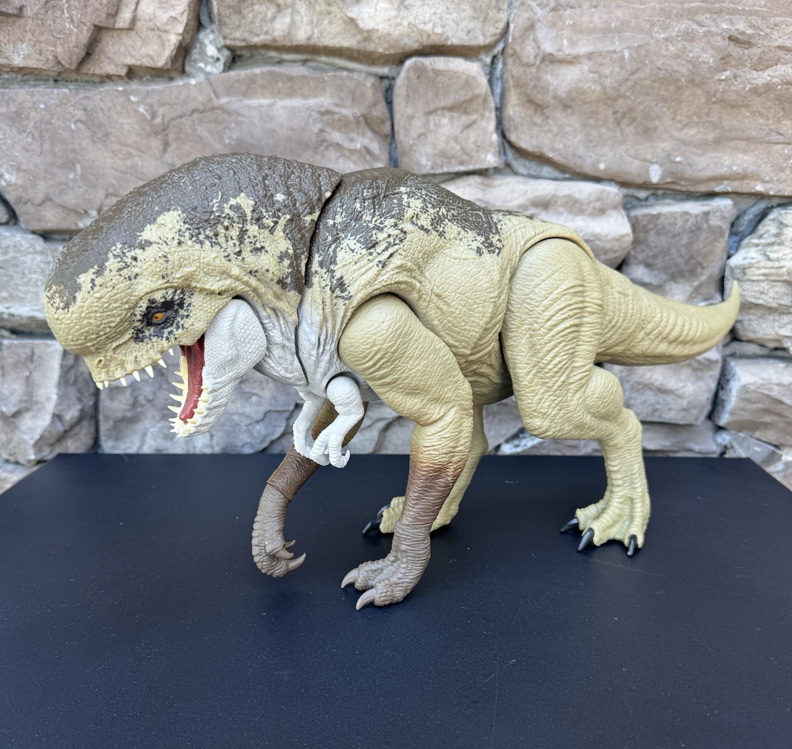 Jurassic World: Rebirth Rumble &lsquo;N Rampage Distortus Rex Mattel Toy Figure
