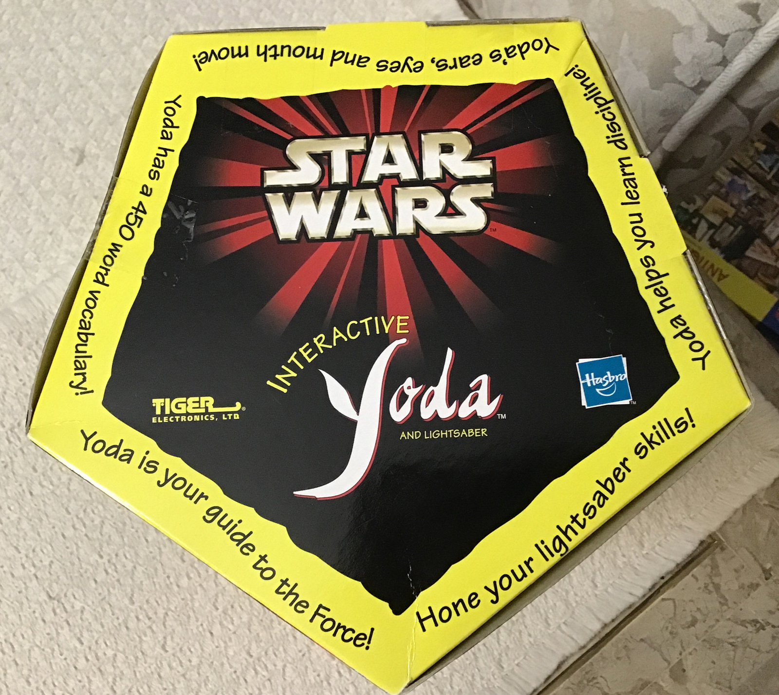 Tiger Electronics Hasbro Star Wars Interactive Yoda with Lightsaber – NEW IN BOX