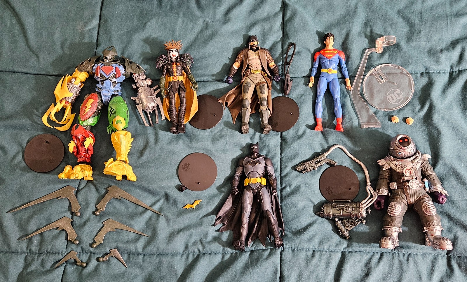 FULCUM ABOMINUS FUTURE STATE BATMAN DARK DETECTIVE SUPERMAN JON + McFarlane lot