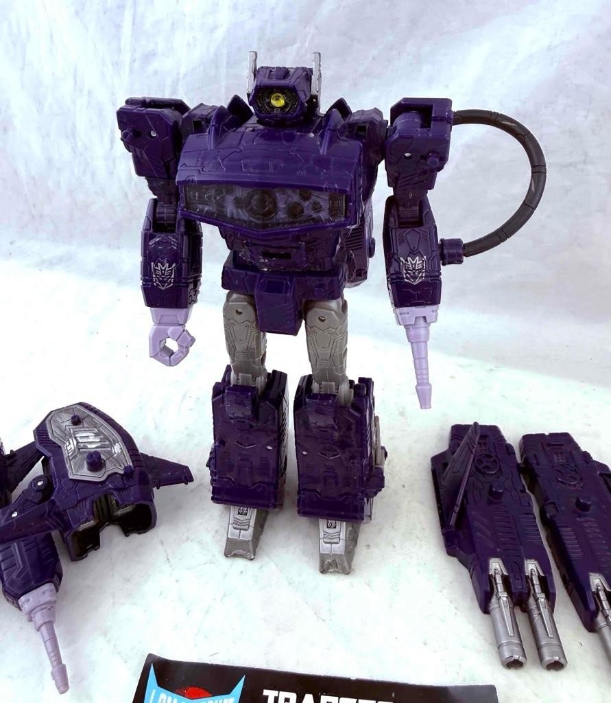 Transformers Siege Leader Class Shockwave Complete