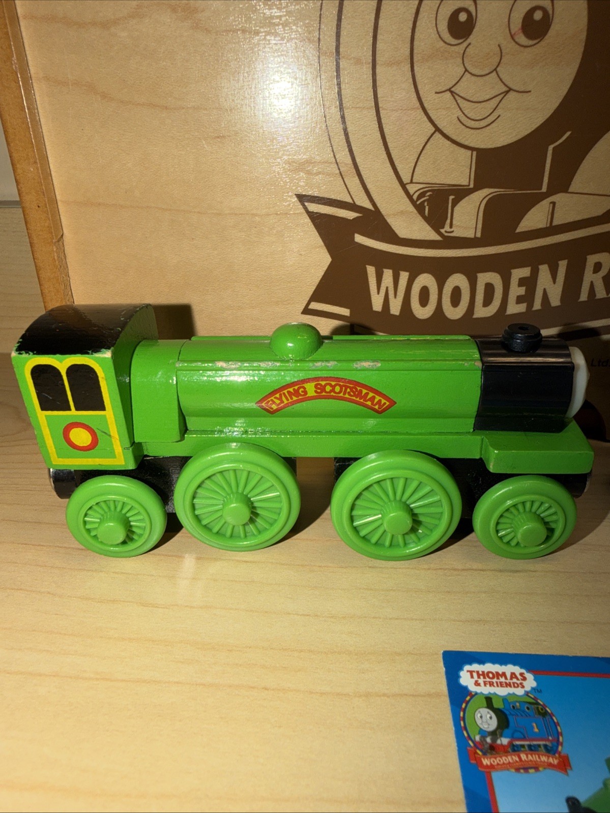 FLYING SCOTSMAN ! THOMAS FRIENDS TRAIN WOODEN RAILWAY 2001 COLLECTOR CARD !