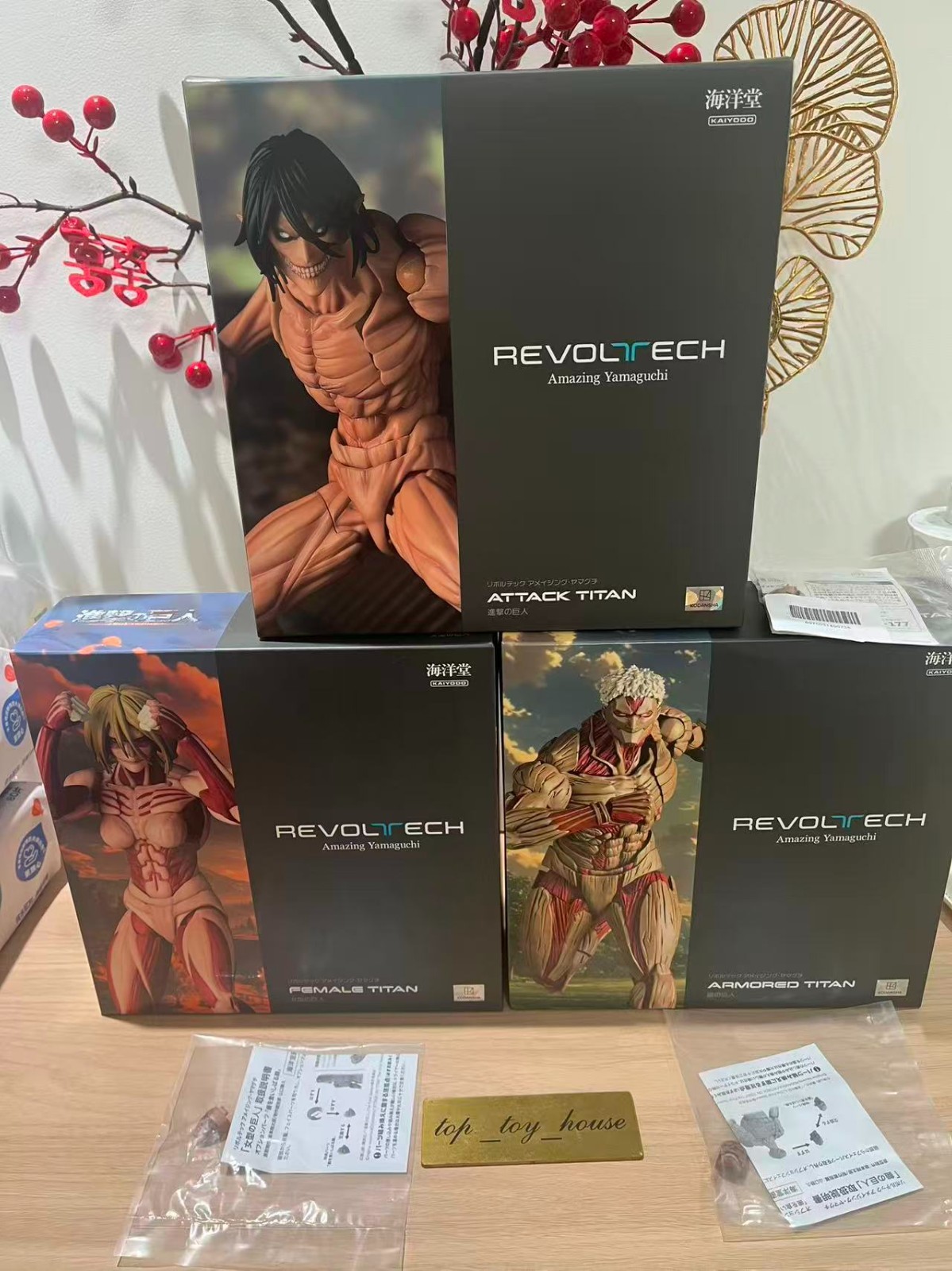 Kaiyodo Revoltech Attack on Titan & Female Titan & Armored Titan Set of 3 New