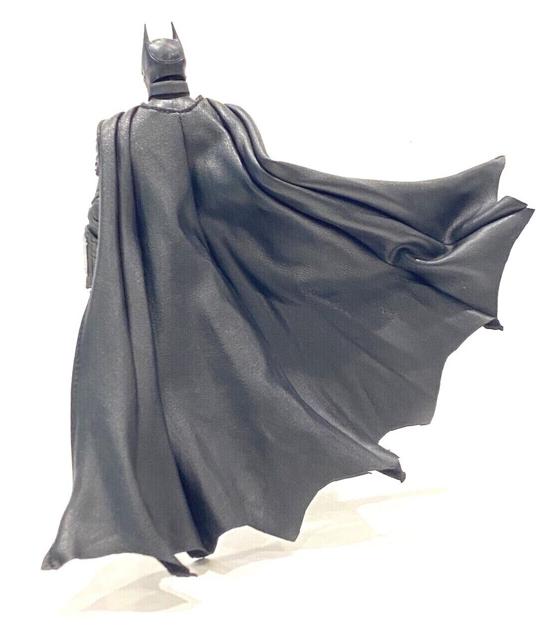 PB-MF-C-BATM: Custom wired cape for McFarlane Robert Pattinson Movie Batman