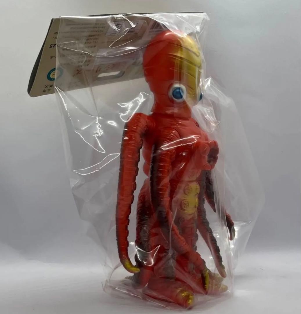 Bullmark Tagaru Hakaba no Garou Sofubi Ultraman Taro 765646