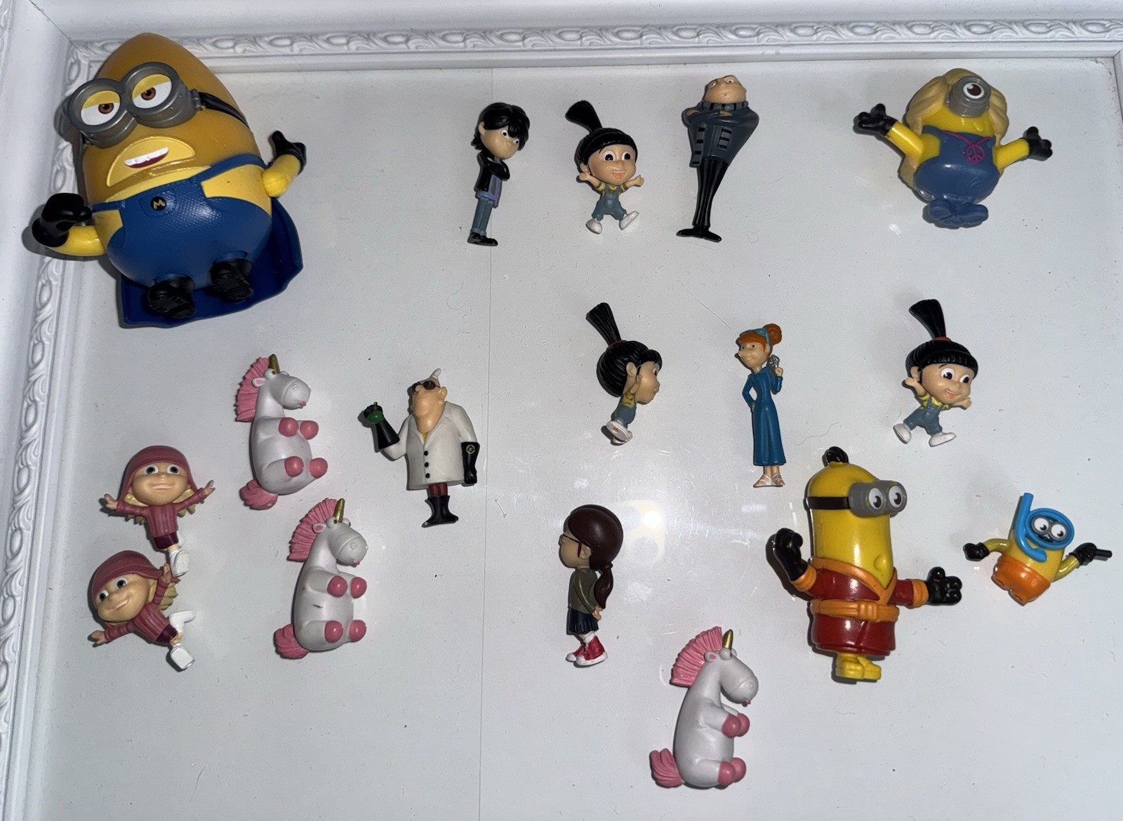 Lot of 22 Minions Despicable Me Mini Miniature Figures Toys Collectibles