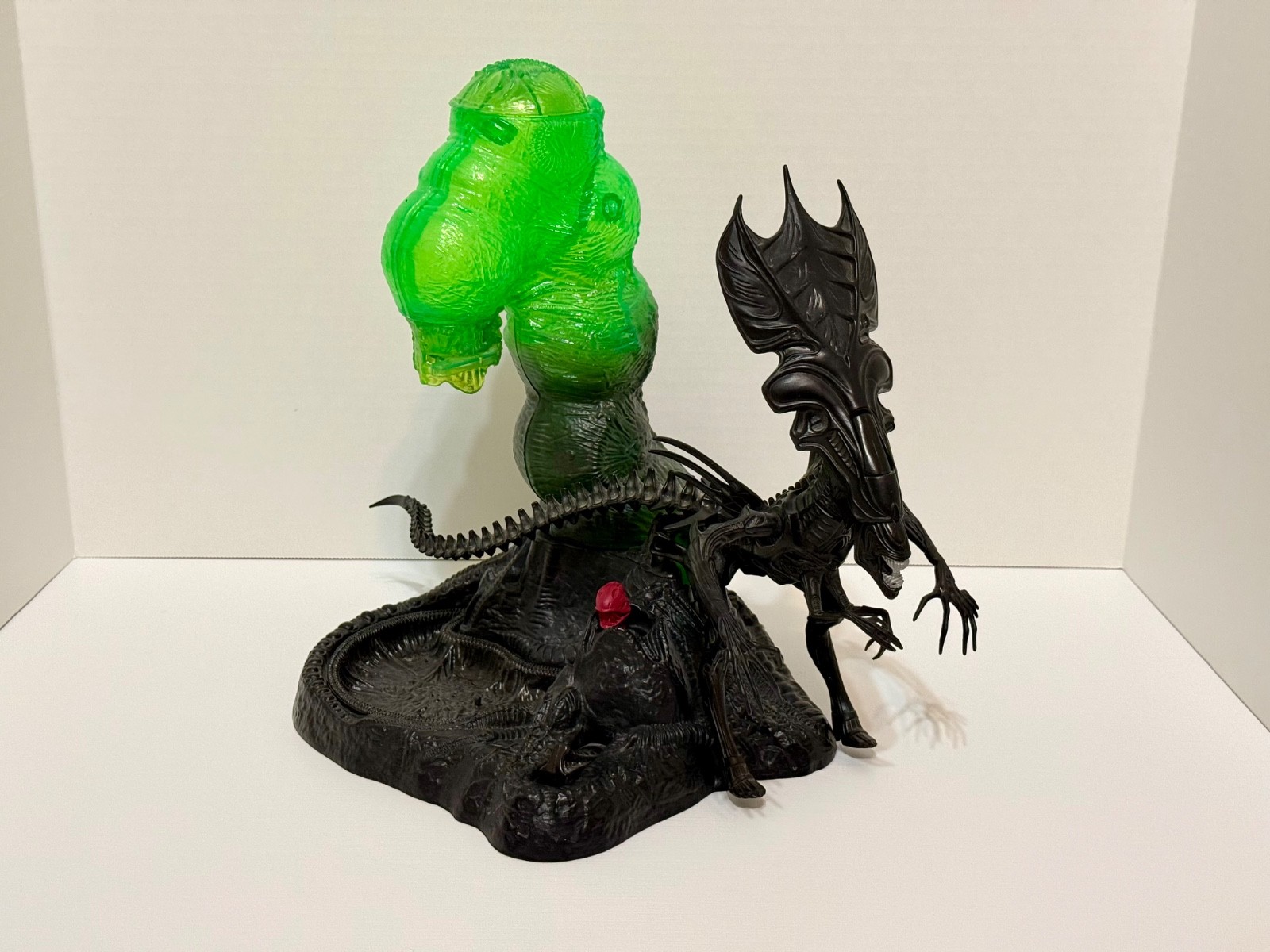 Vintage 90s Kenner Aliens Queen Hive Playset No Ooze or Box