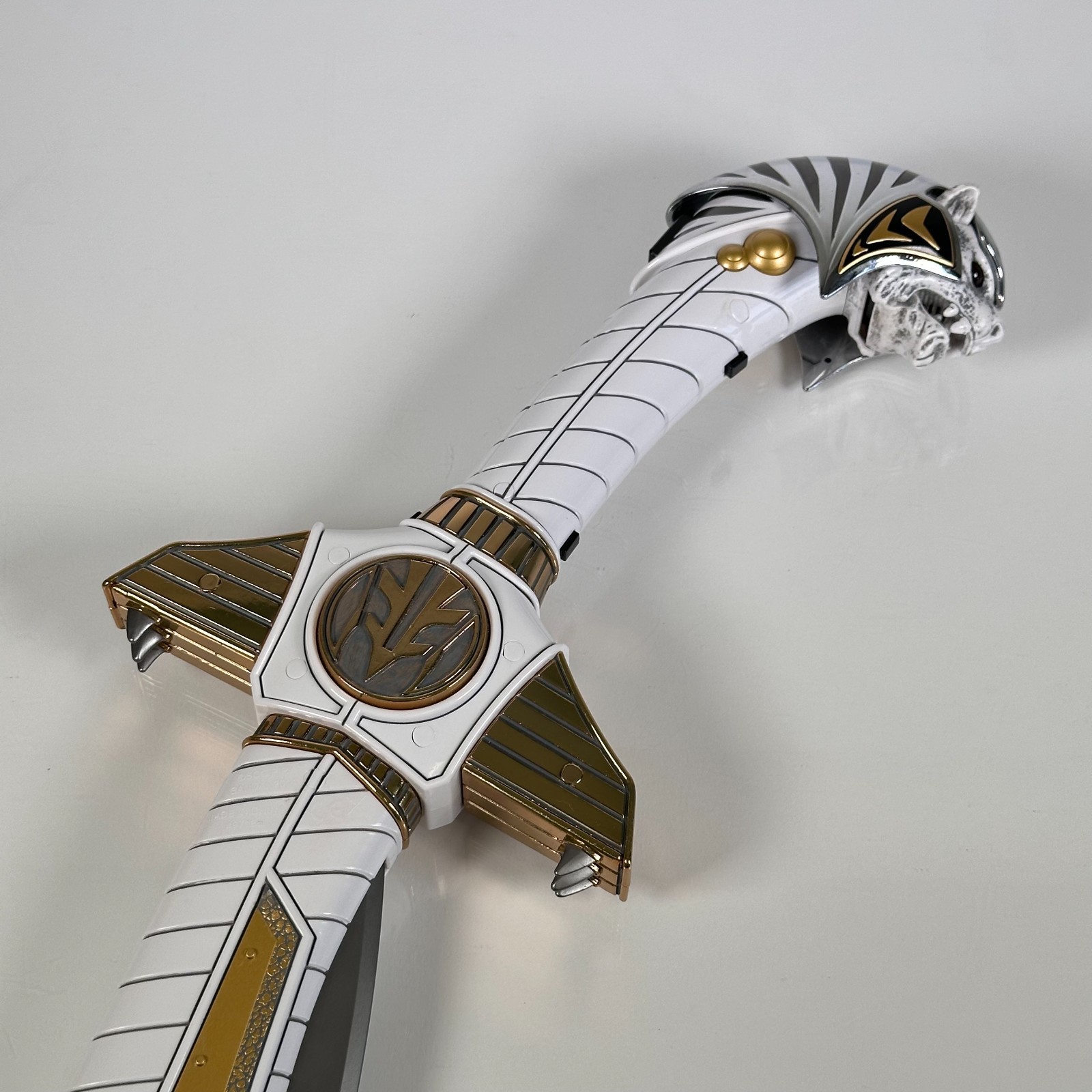 (NOS) Mighty Morphin Power Rangers – Legacy Saba The Talking Tiger SABER In Box