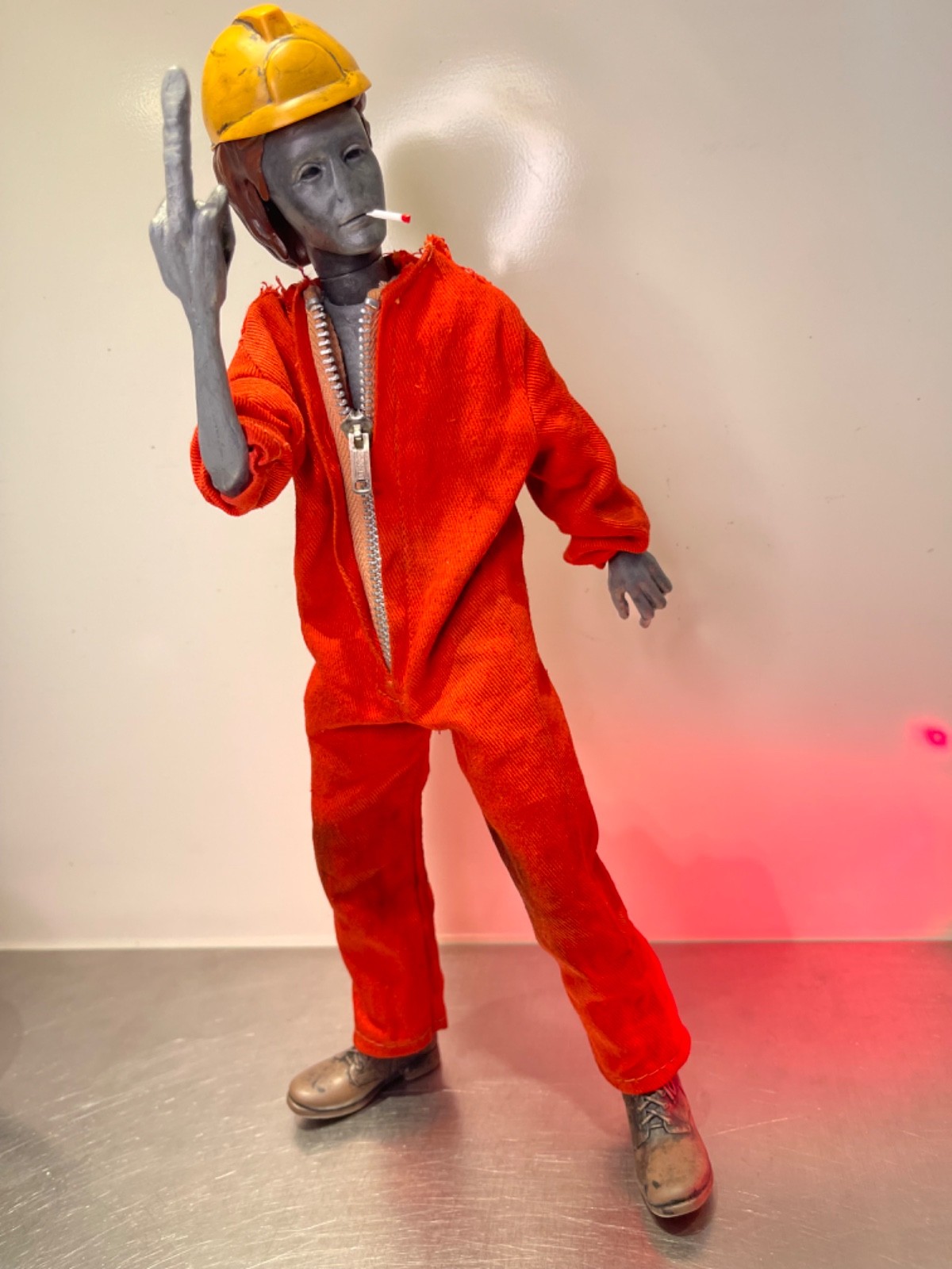 1:6 Custom Gray Construction Site middle finger Alien Figure Sideshow, Model Kit