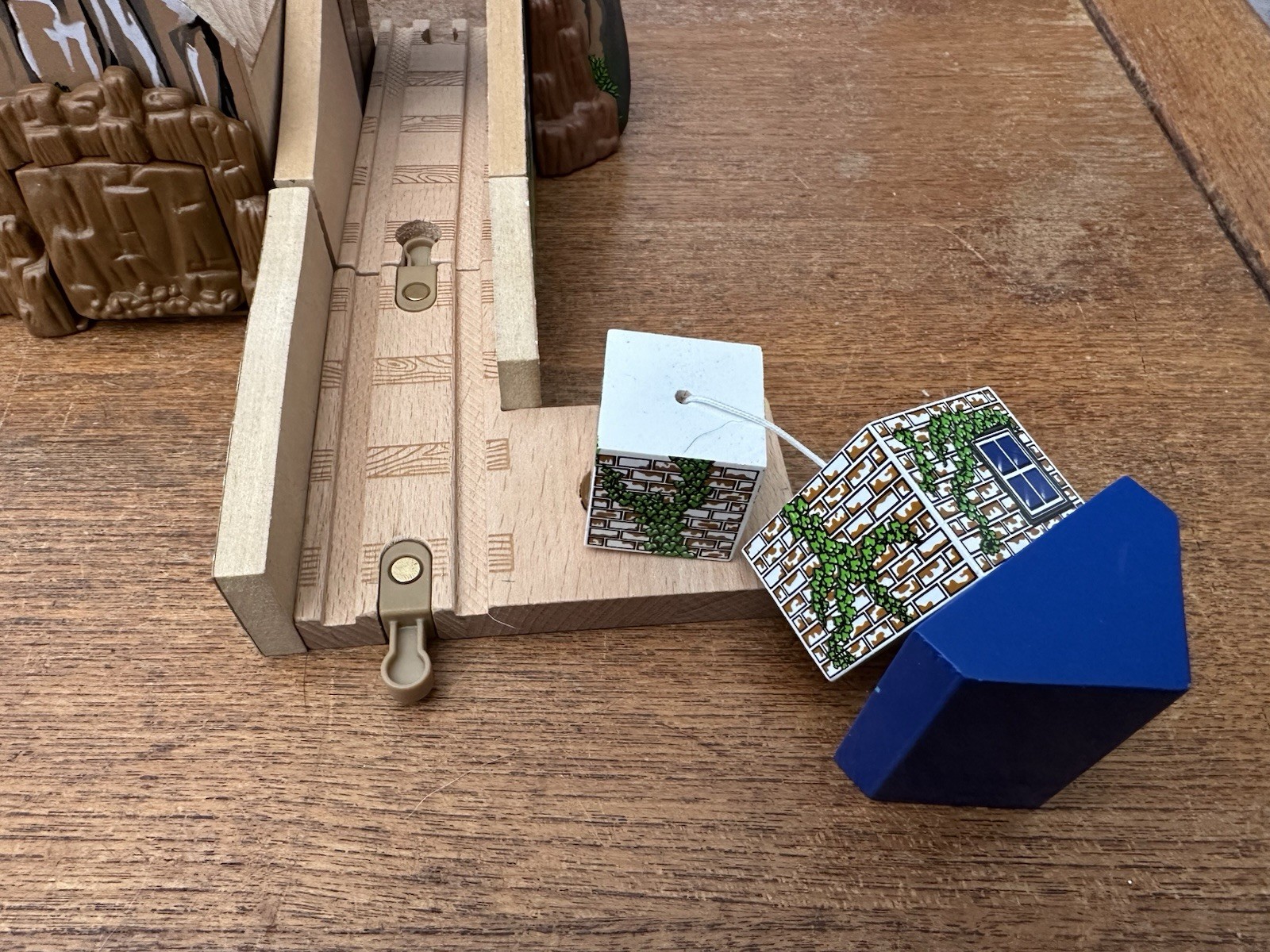 Learning Curve Wooden Thomas Train Boulder Mountain with Collapsing Building!