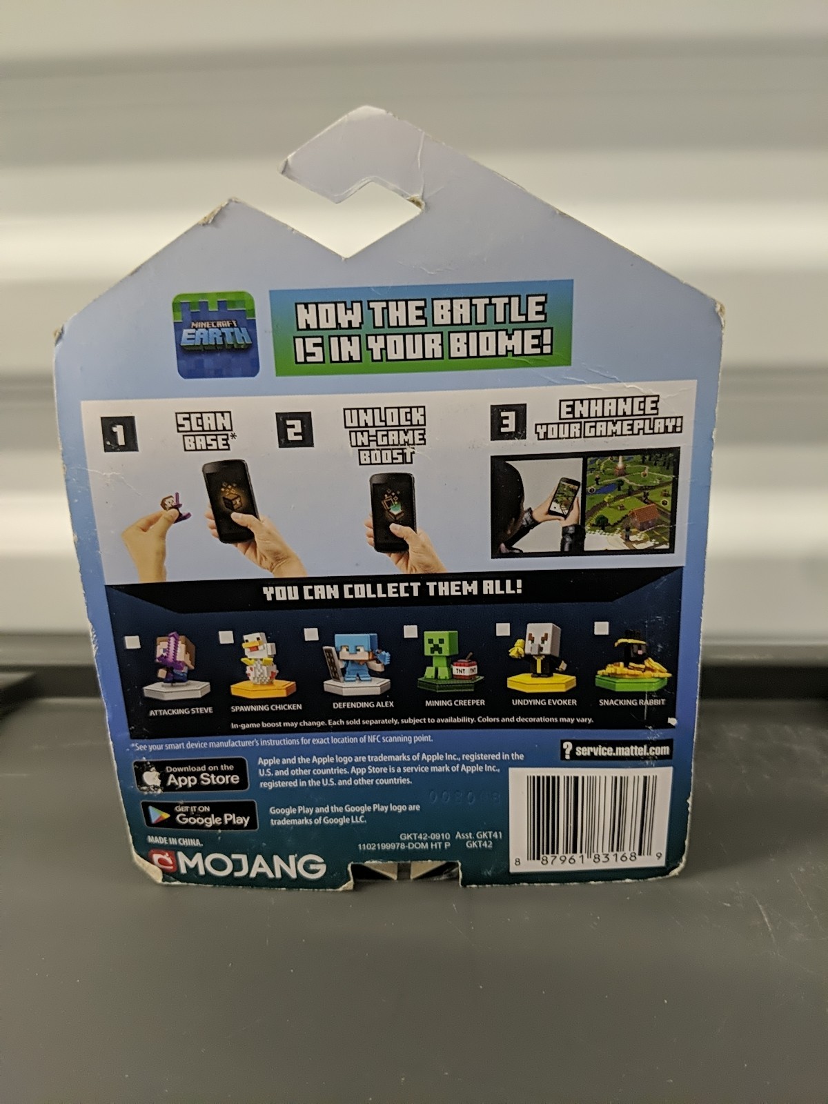 Minecraft Earth Boost Minis Attacking Steve Spawning Chicken/ 6 years and up NEW