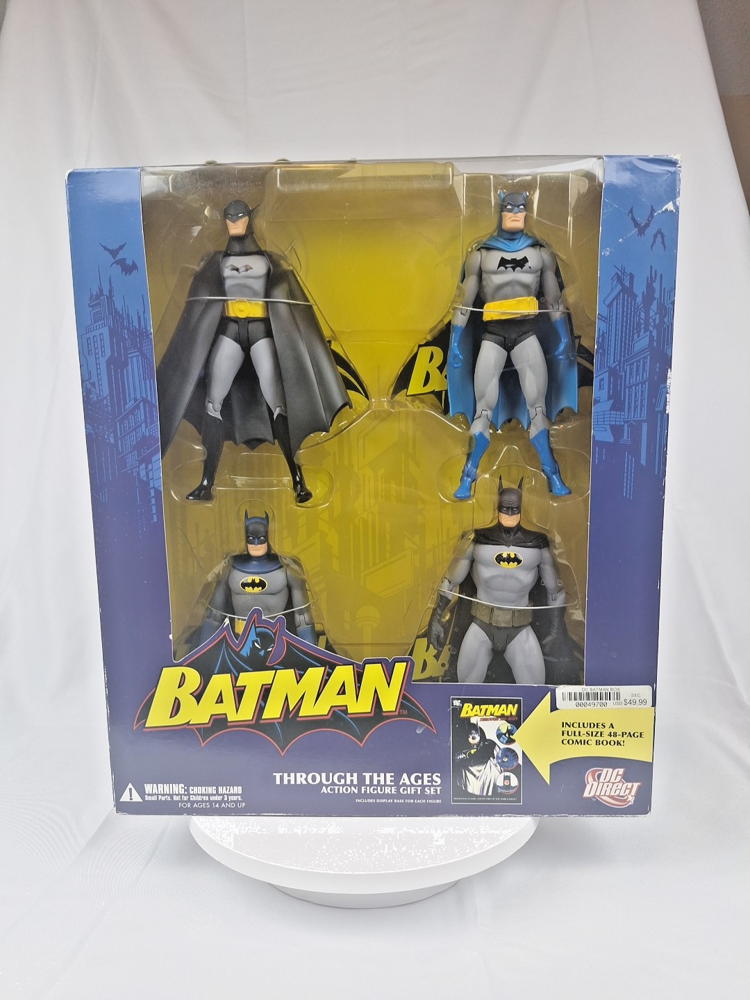Batman Through the Ages Boxed Action Figure Gift Set + Comic New Alex Ross